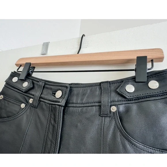 THE KOOPLES Paris Lambskin Shorts. Size: 1 🖤 - Picture 6 of 16